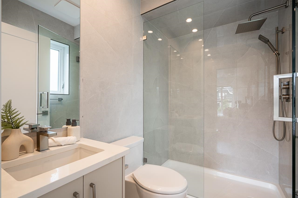 Breakfast Nook Photo of 1 1816 E 3rd Avenue, Vancouver, BC