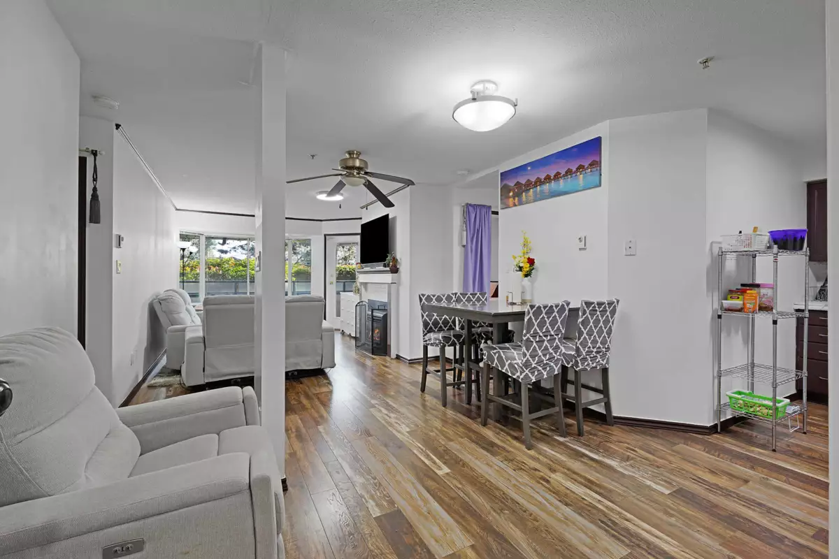 Family Room Photo of 116 2962 Trethewey Street, Abbotsford, BC