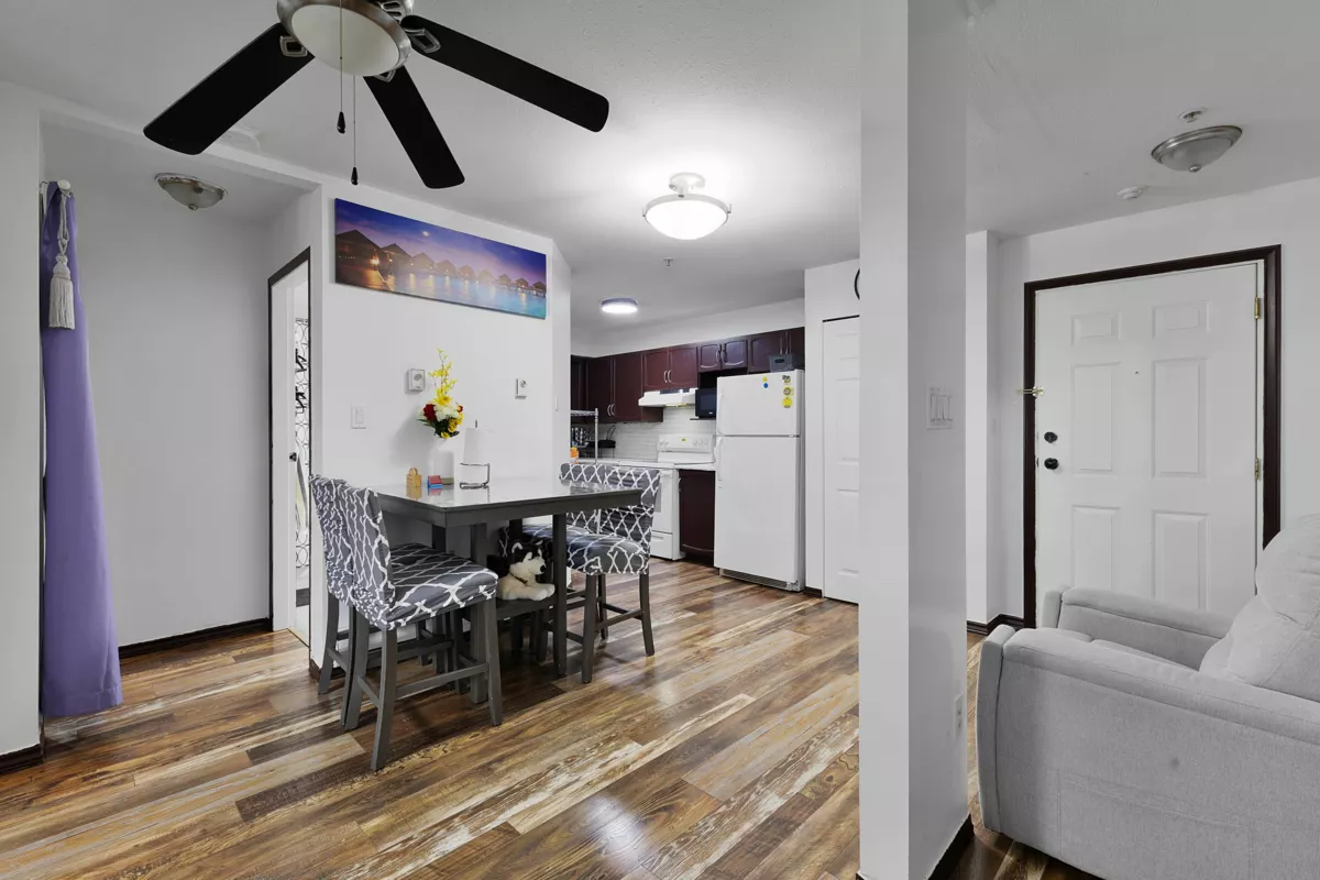 Living Room Photo of 116 2962 Trethewey Street, Abbotsford, BC