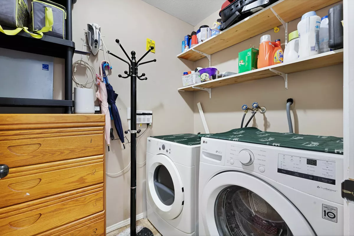 Walk-In Closet Photo of 116 2962 Trethewey Street, Abbotsford, BC