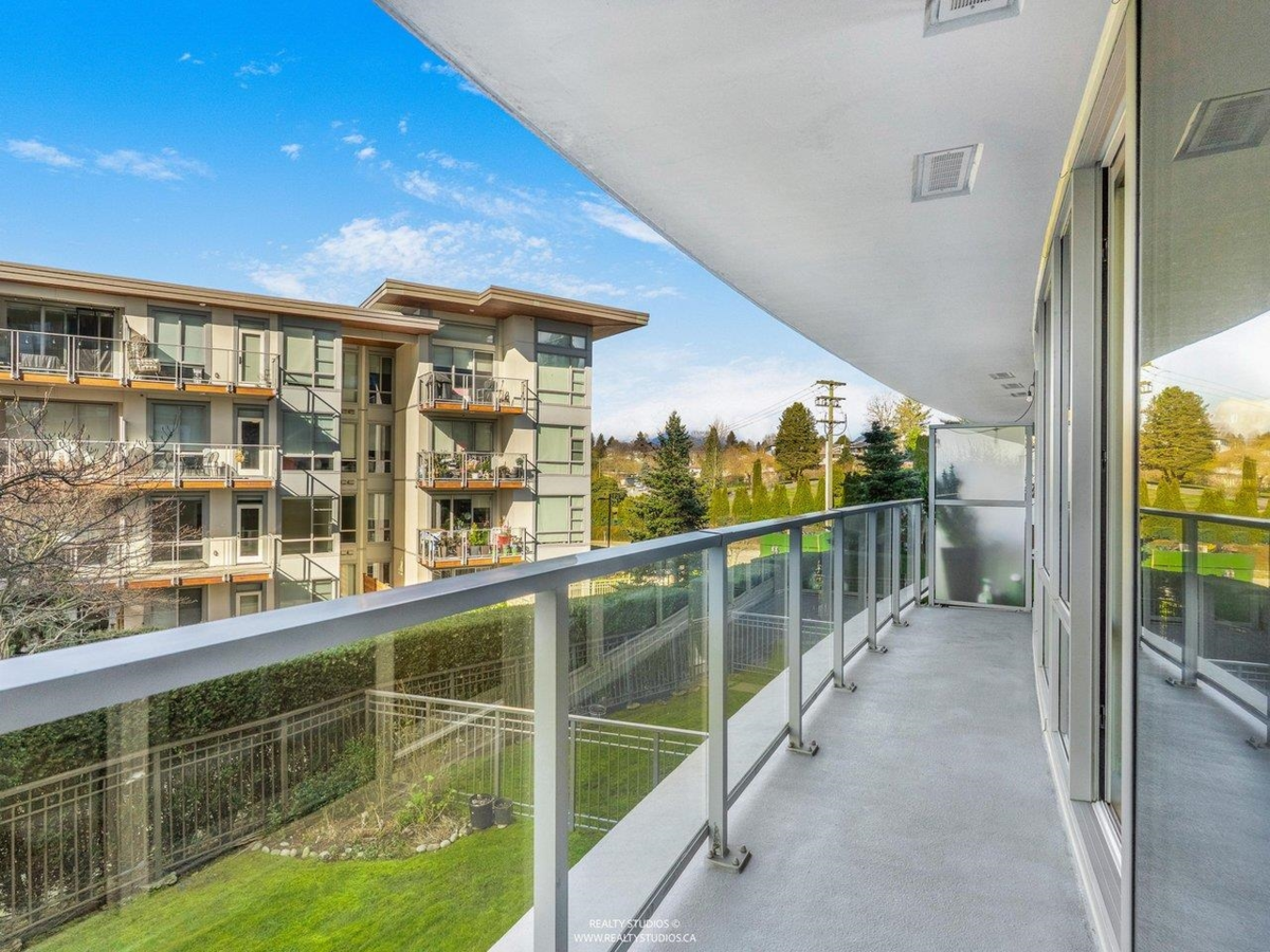 Hallway Photo of 303 4189 Halifax Street, Burnaby, BC