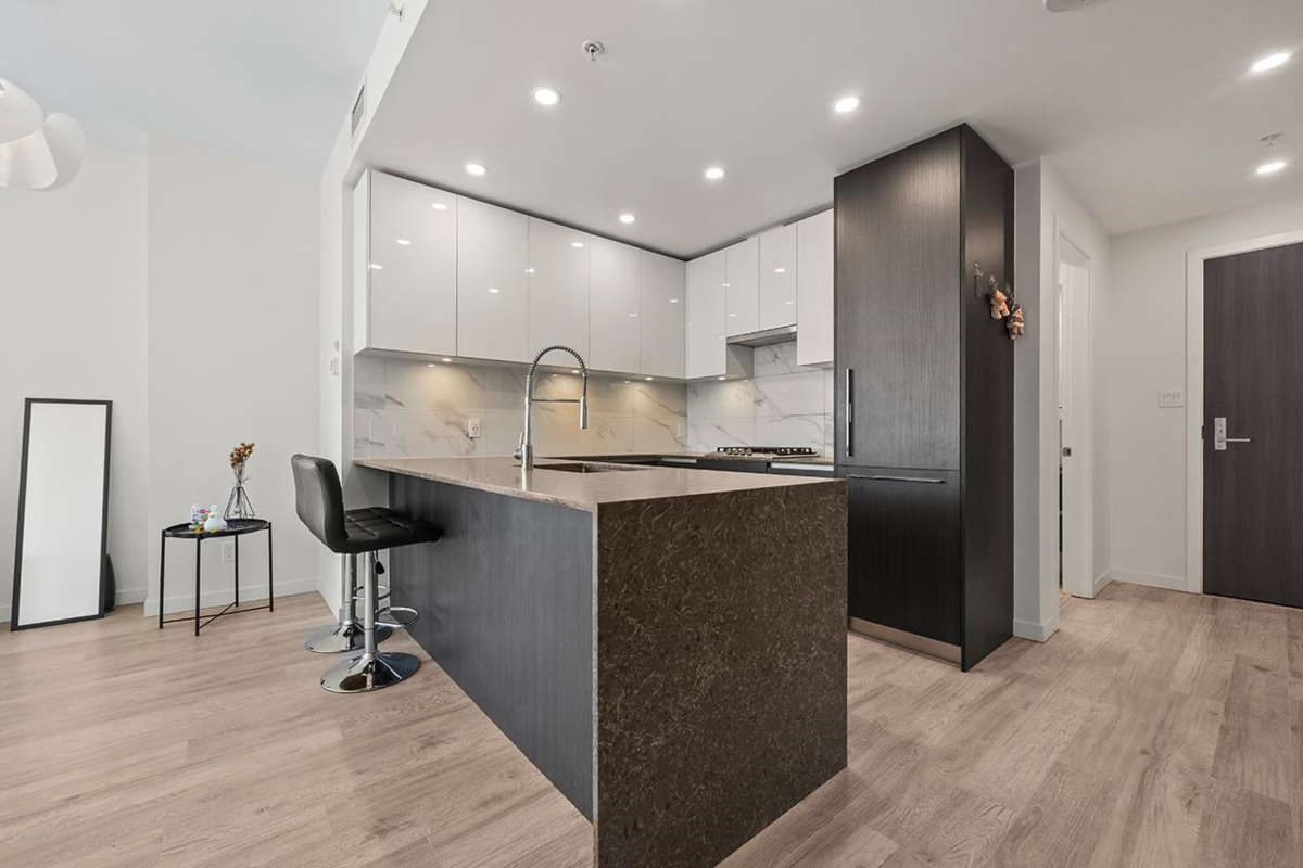 Kitchen Island Photo of 2108 5333 Goring Street, Burnaby, BC