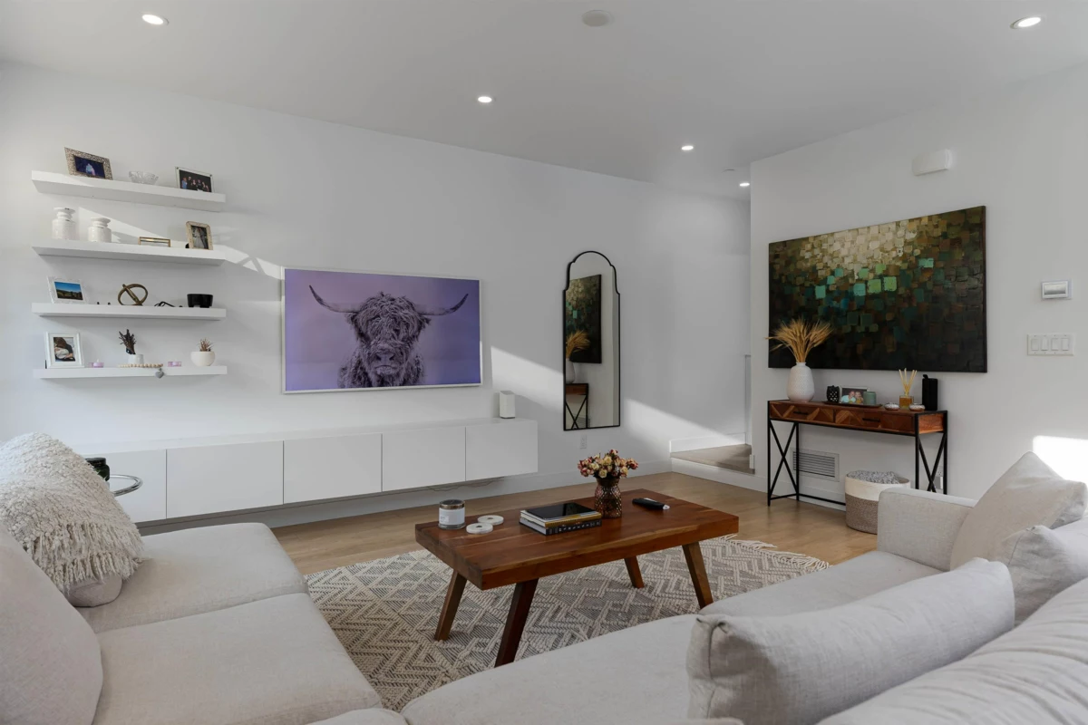 Living Room Photo of 17 602 Lile Drive, North Vancouver, BC