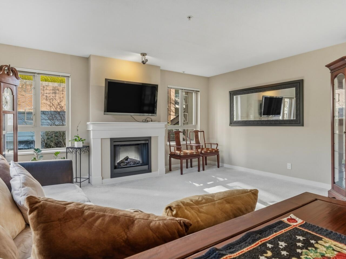 Breakfast Nook Photo of 206 3105 Lincoln Avenue, Coquitlam, BC