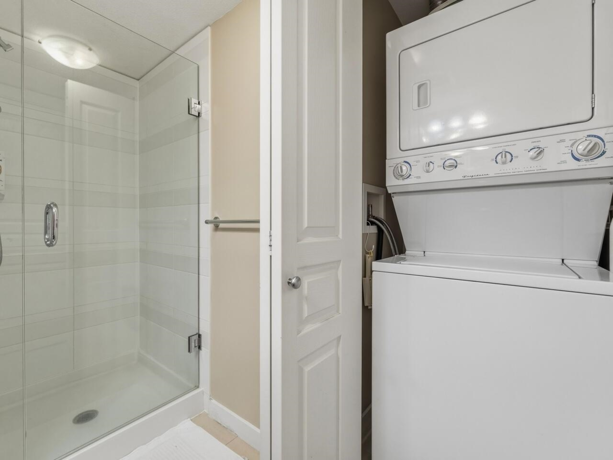 Entry Foyer Photo of 206 3105 Lincoln Avenue, Coquitlam, BC