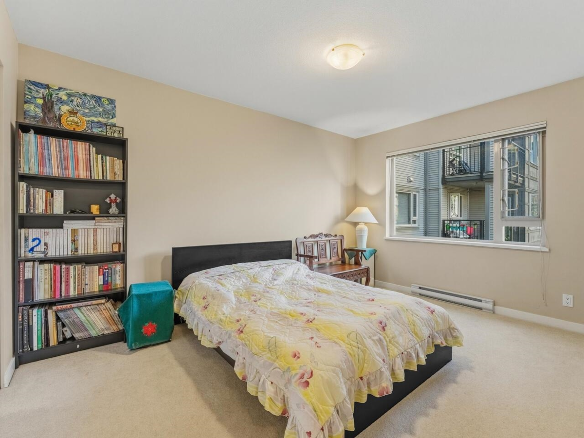 Guest Bathroom Photo of 206 3105 Lincoln Avenue, Coquitlam, BC