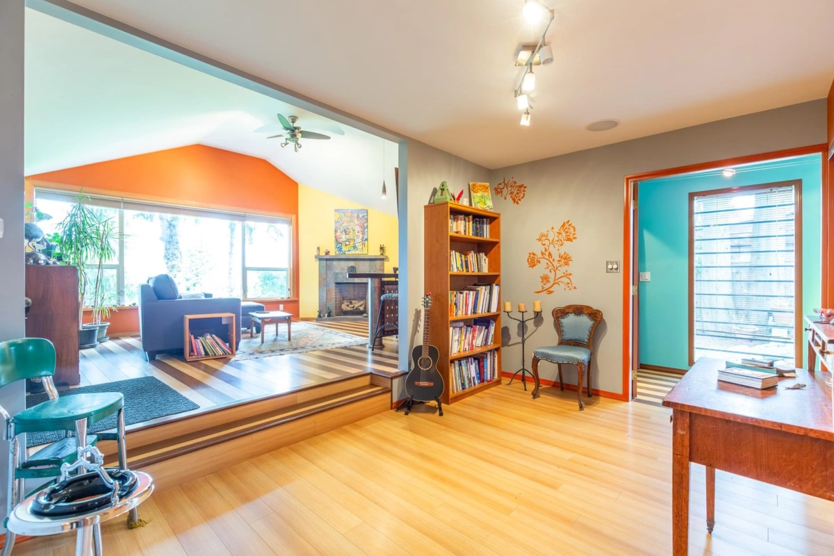 Dining Area Photo of 13231 112b Avenue, Surrey, BC