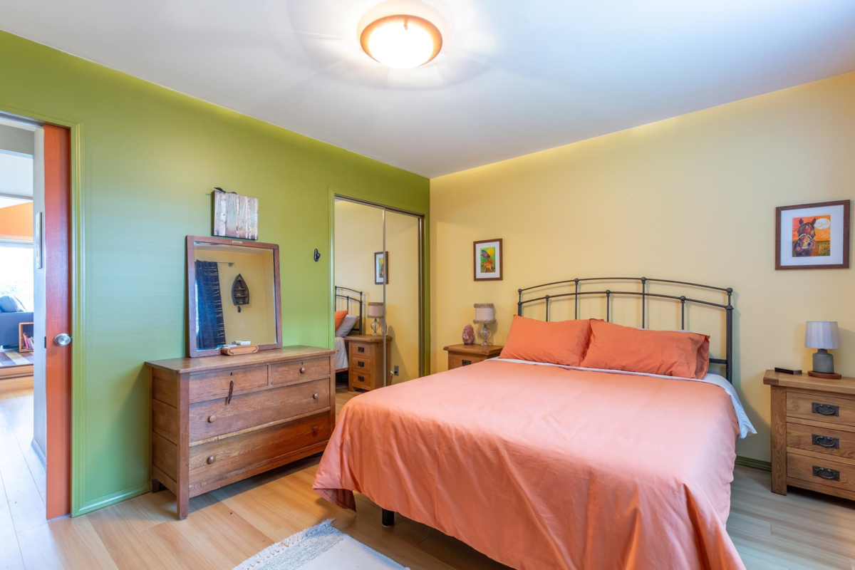 Entry Foyer Photo of 13231 112b Avenue, Surrey, BC