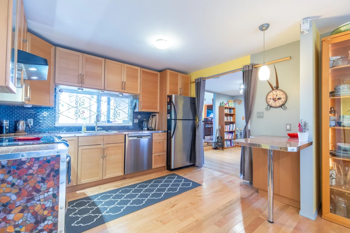 Guest Bathroom Photo of 13231 112b Avenue, Surrey, BC