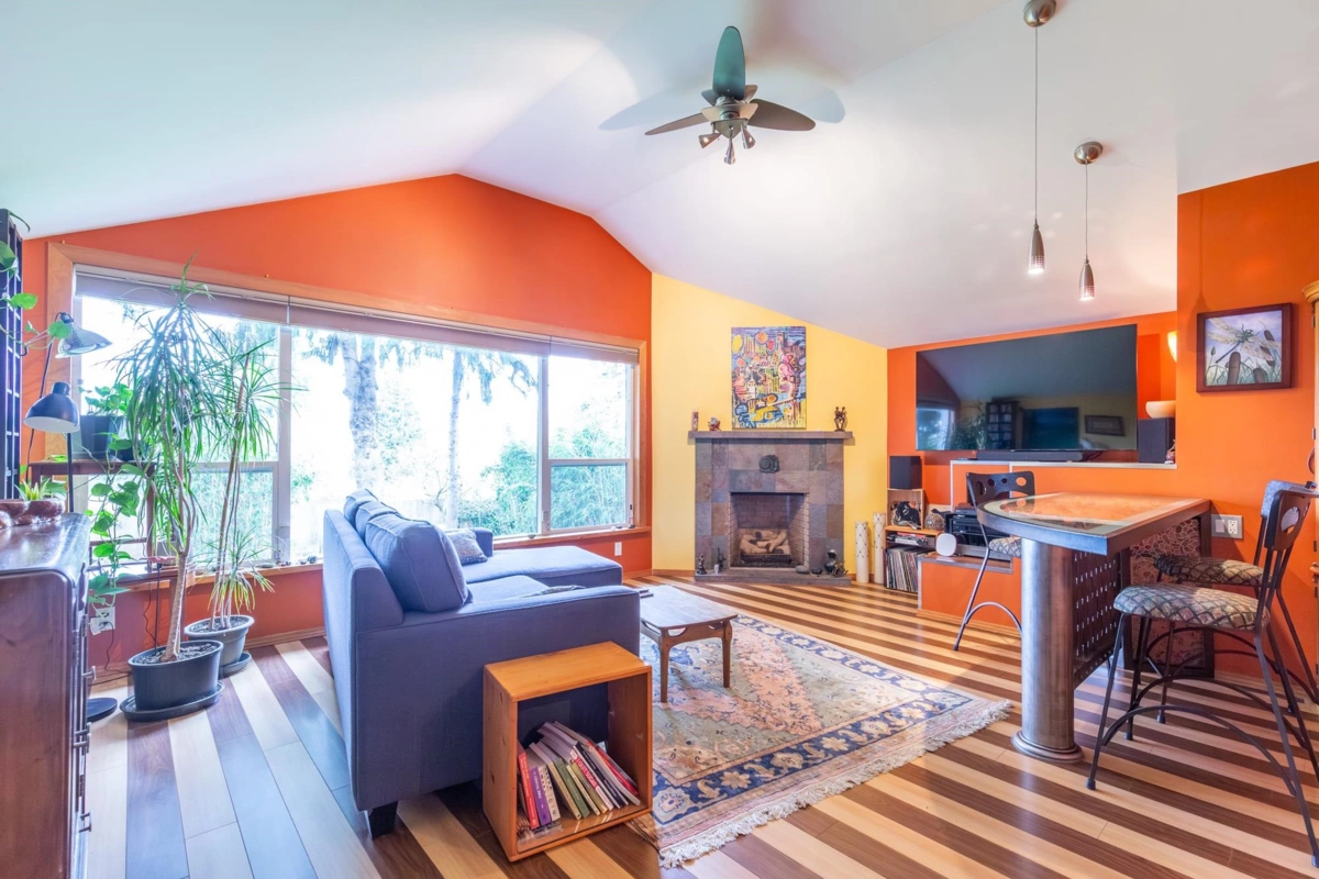 Kitchen Photo of 13231 112b Avenue, Surrey, BC