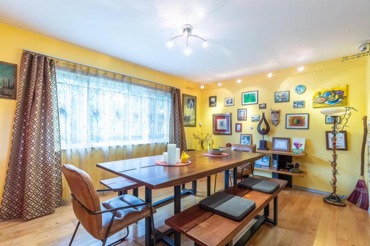 Powder Room Photo of 13231 112b Avenue, Surrey, BC