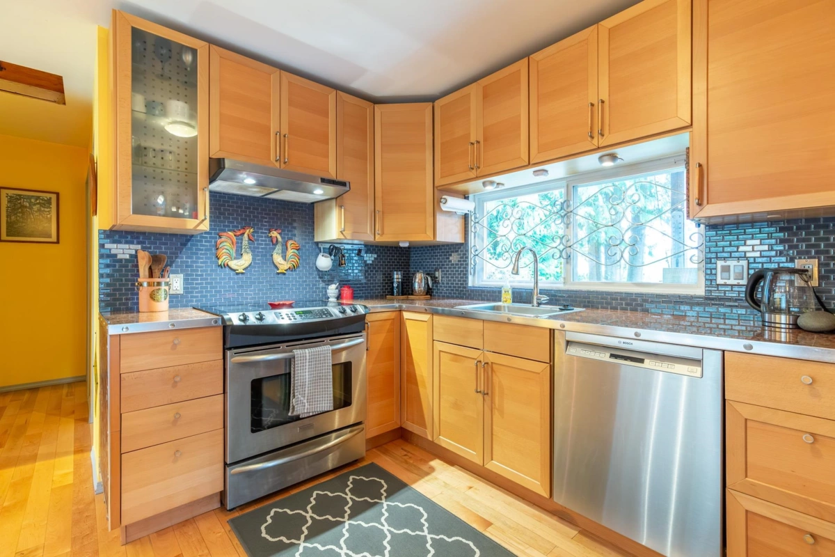 Walk-In Closet Photo of 13231 112b Avenue, Surrey, BC