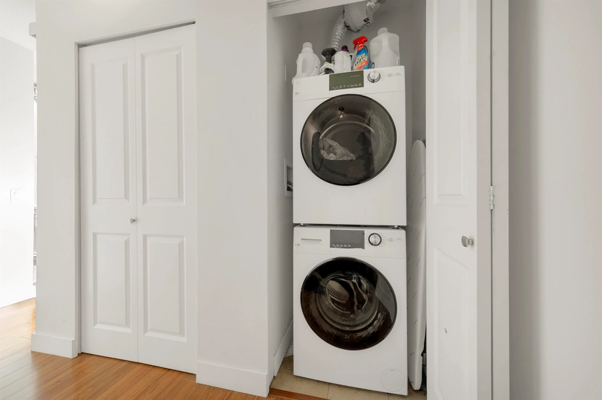 Hallway Photo of 801 1833 Crowe Street, Vancouver, BC