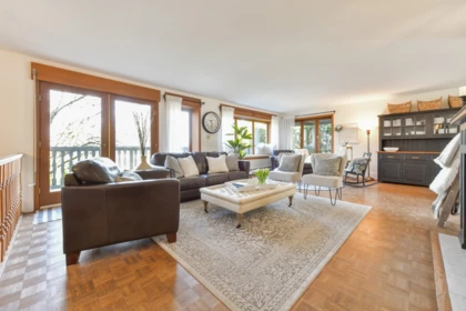 6096 180 Street, Surrey, BC