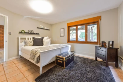 Hallway Photo of 6096 180 Street, Surrey, BC