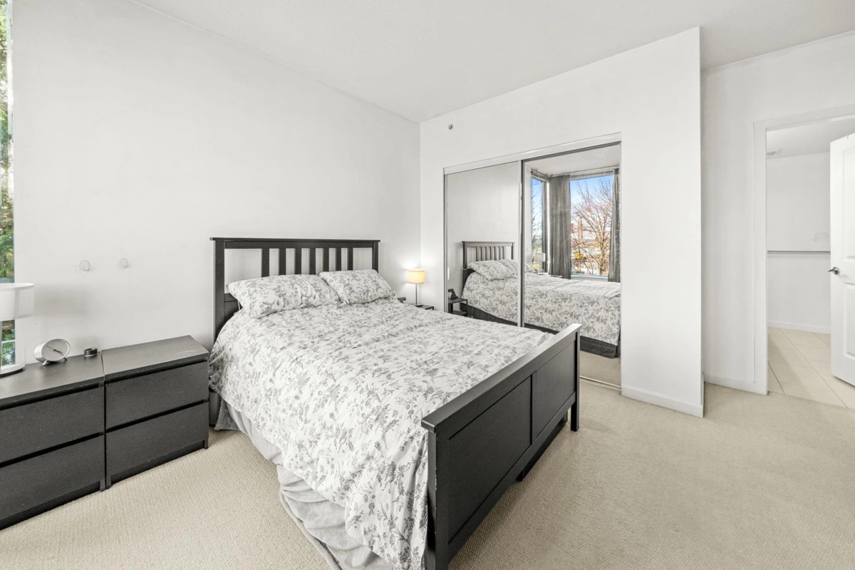 Guest Bathroom Photo of 303 11 E Royal Avenue, New Westminster, BC