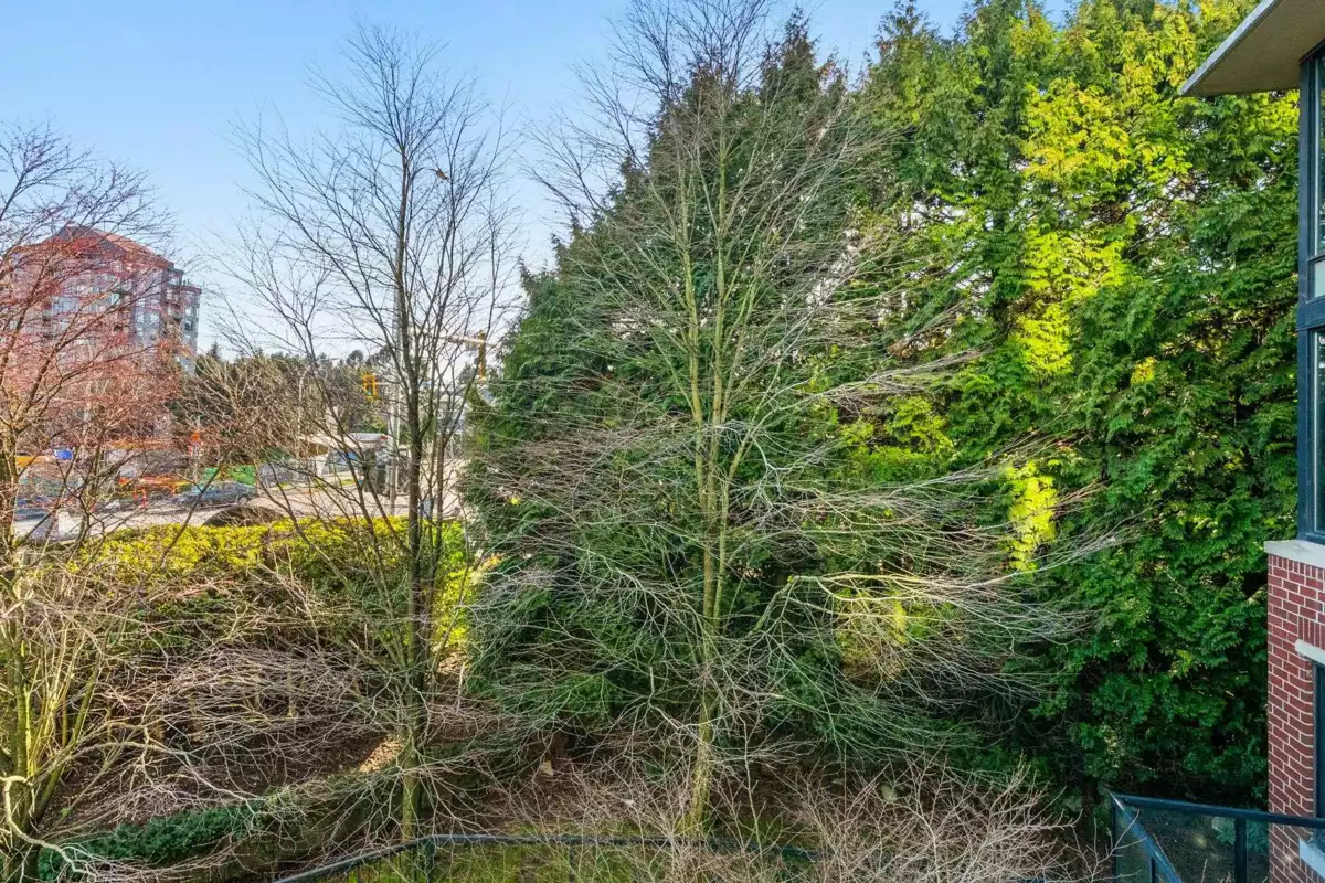 Hallway Photo of 303 11 E Royal Avenue, New Westminster, BC