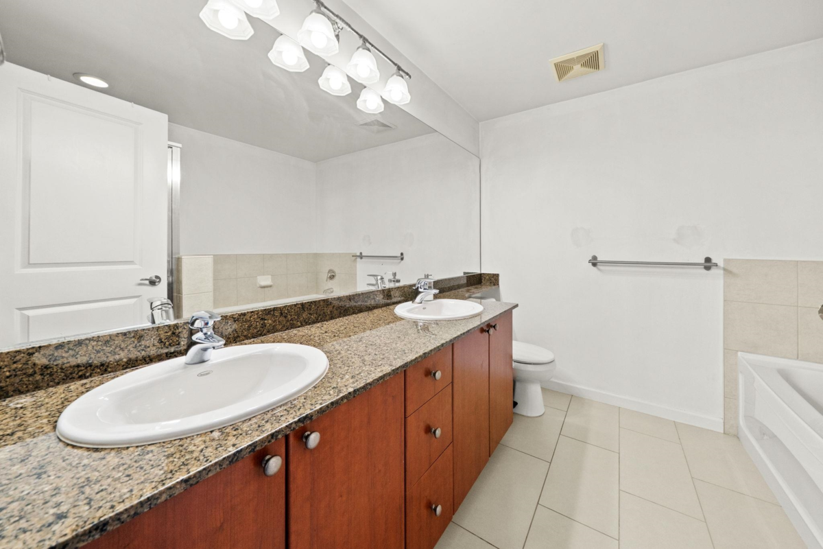 Powder Room Photo of 303 11 E Royal Avenue, New Westminster, BC