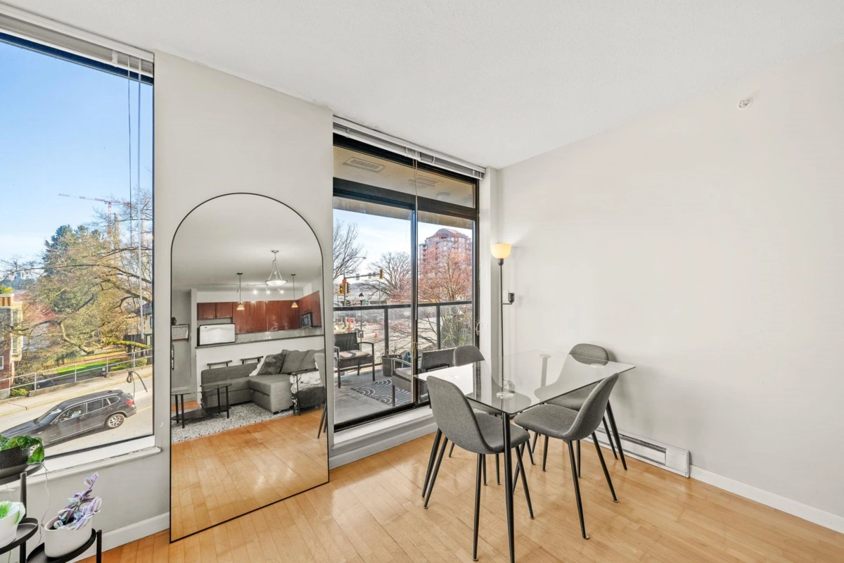 Primary Bathroom Photo of 303 11 E Royal Avenue, New Westminster, BC