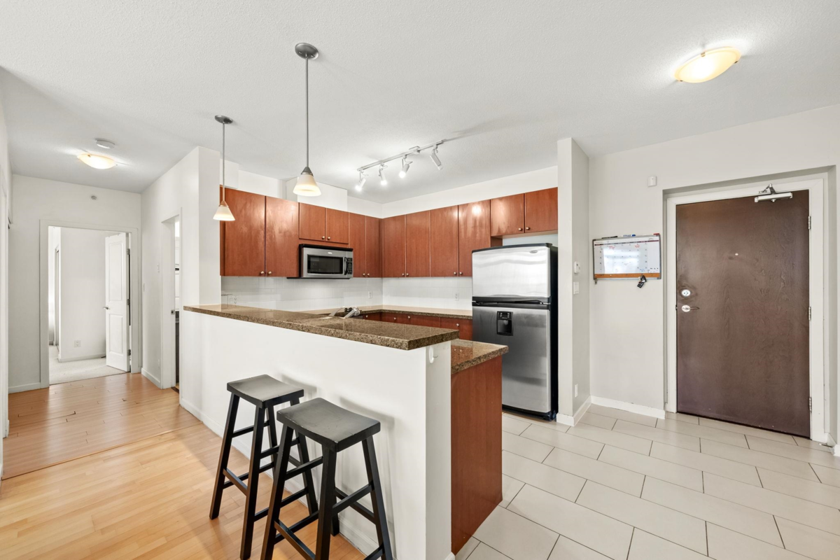 Primary Bedroom Photo of 303 11 E Royal Avenue, New Westminster, BC