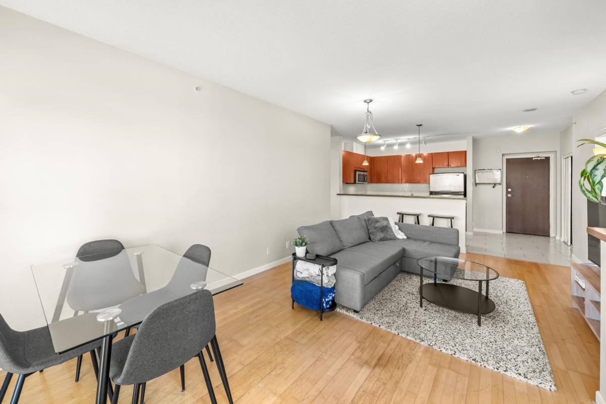 Walk-In Closet Photo of 303 11 E Royal Avenue, New Westminster, BC