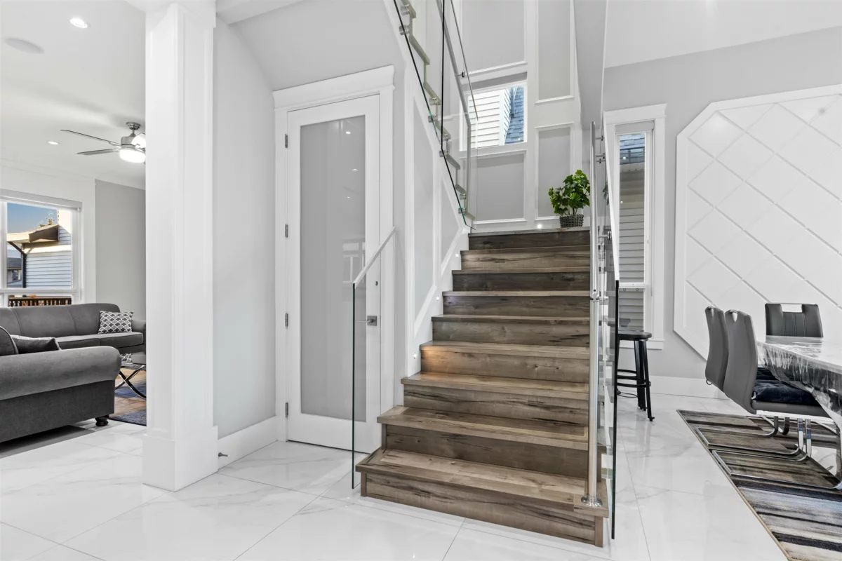 Breakfast Nook Photo of 6631 121a Street, Surrey, BC