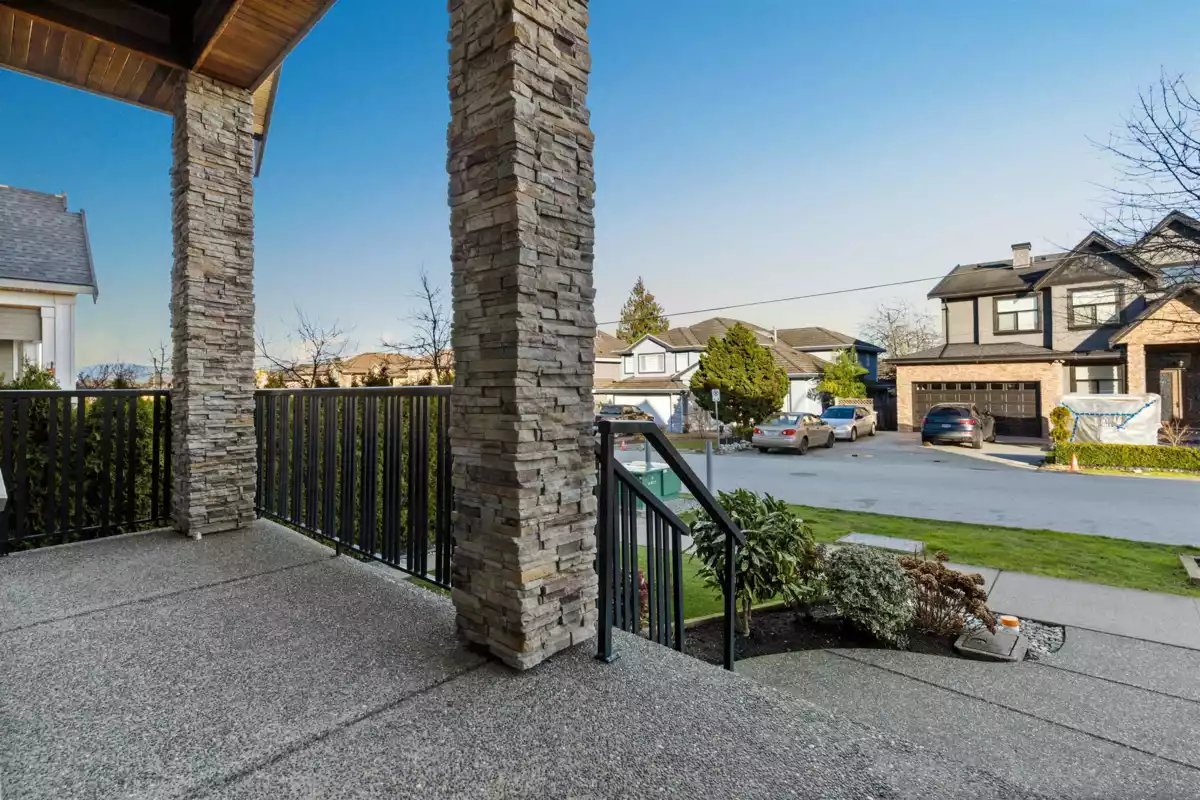 Dining Area Photo of 6631 121a Street, Surrey, BC
