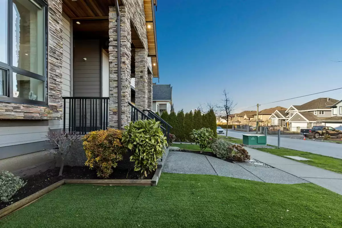 Family Room Photo of 6631 121a Street, Surrey, BC