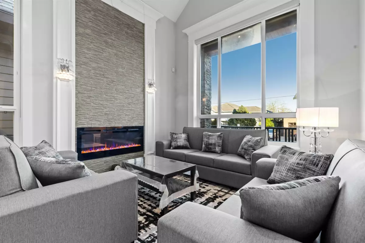 Kitchen Photo of 6631 121a Street, Surrey, BC