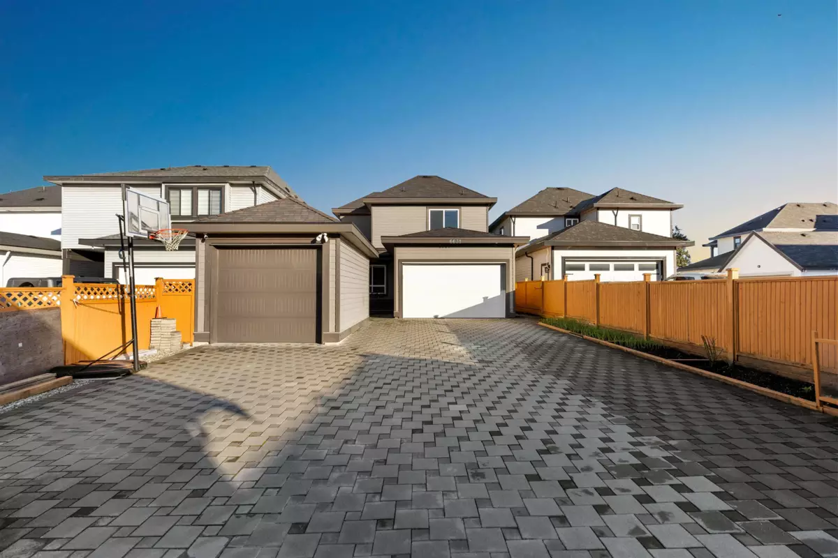 Outdoor Deck Photo of 6631 121a Street, Surrey, BC