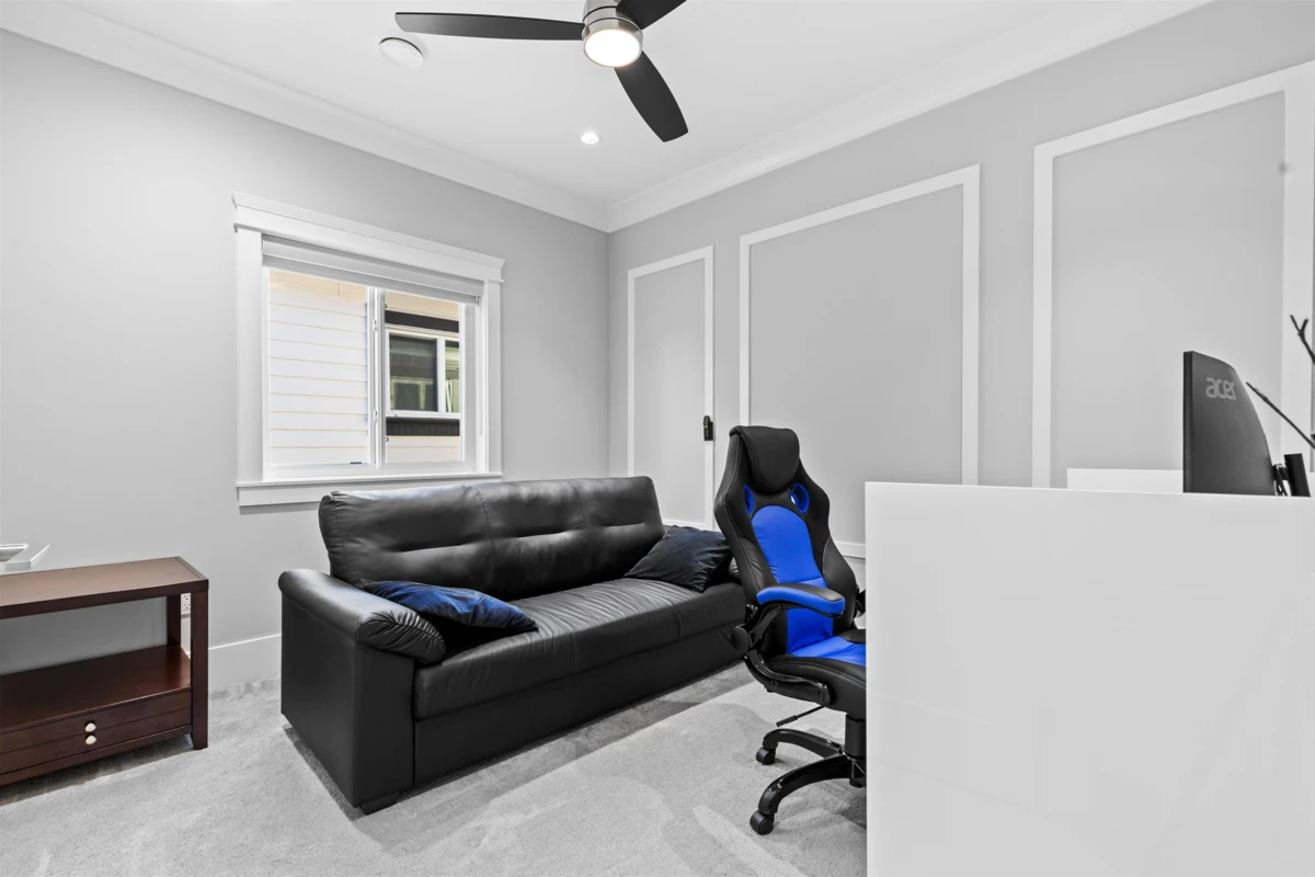 Powder Room Photo of 6631 121a Street, Surrey, BC