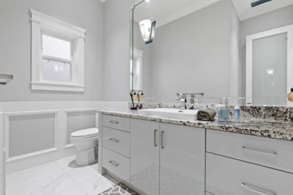 Guest Bathroom Photo of 6631 121a Street, Surrey, BC
