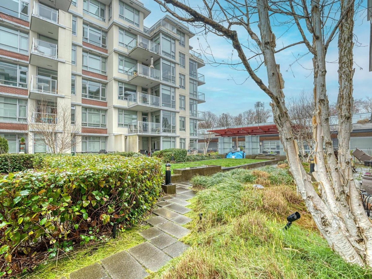 Bedroom 3 Photo of 710 2228 W Broadway, Vancouver, BC