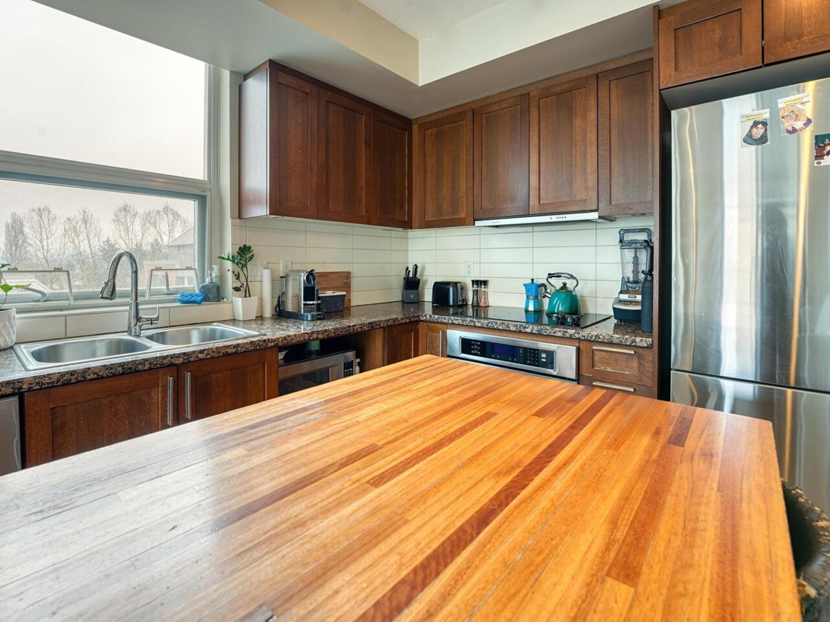 Kitchen Photo of 710 2228 W Broadway, Vancouver, BC