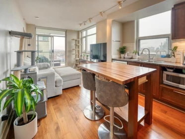 710 2228 W Broadway, Vancouver, BC