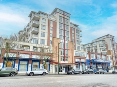 710 2228 W Broadway, Vancouver, BC