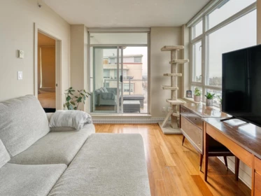 710 2228 W Broadway, Vancouver, BC