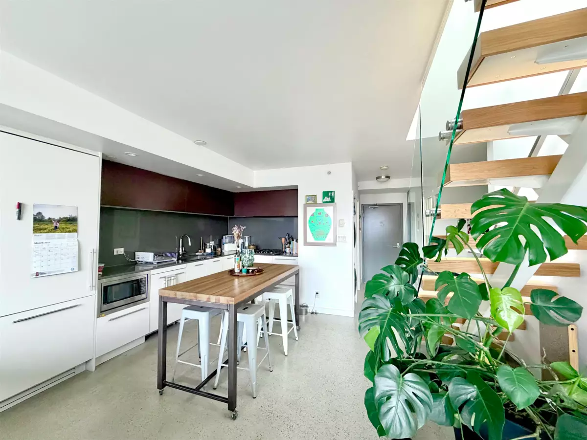 Family Room Photo of 1005 150 E Cordova Street, Vancouver, BC