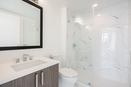 Primary Bathroom Photo of 3802 13350 Central Avenue, Surrey, BC