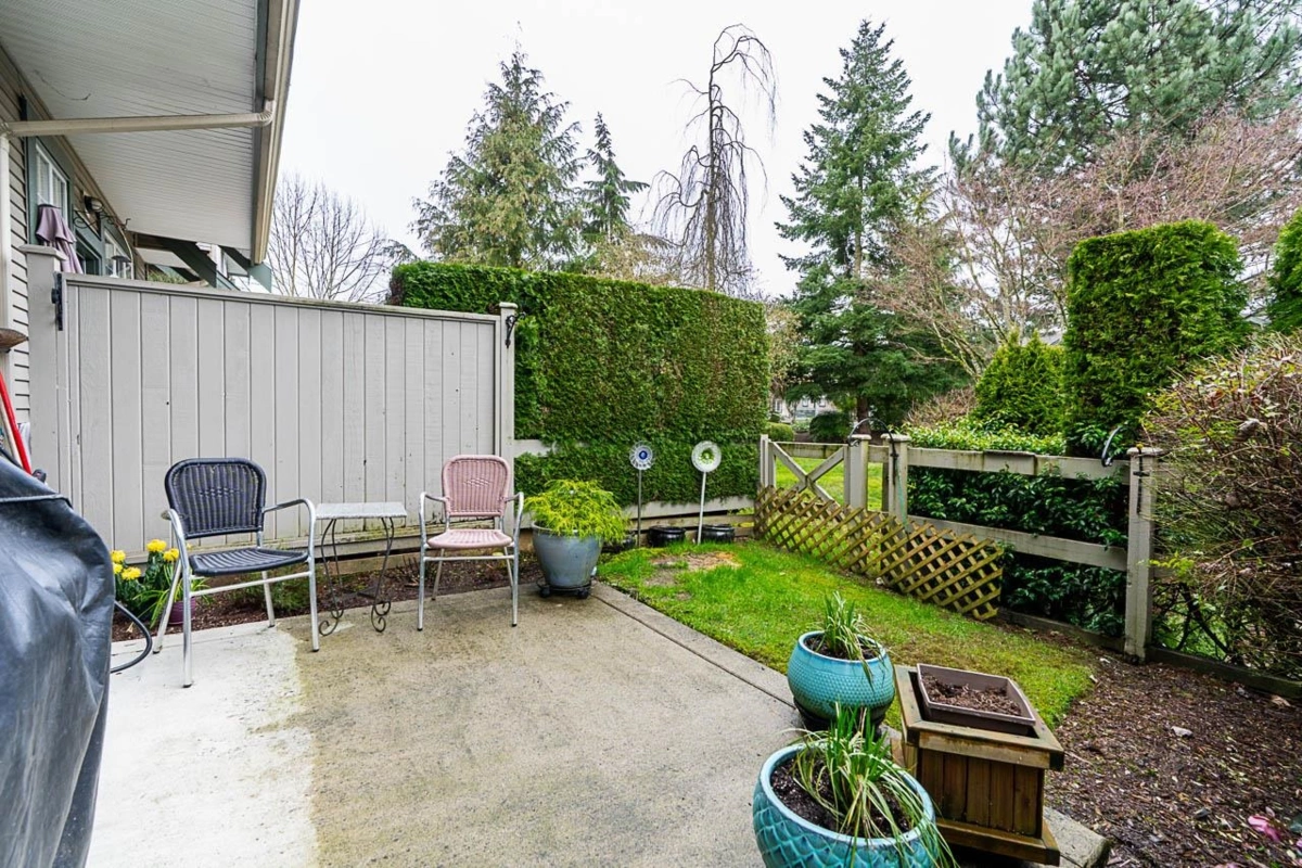Dining Area Photo of 64 6050 166 Street, Surrey, BC