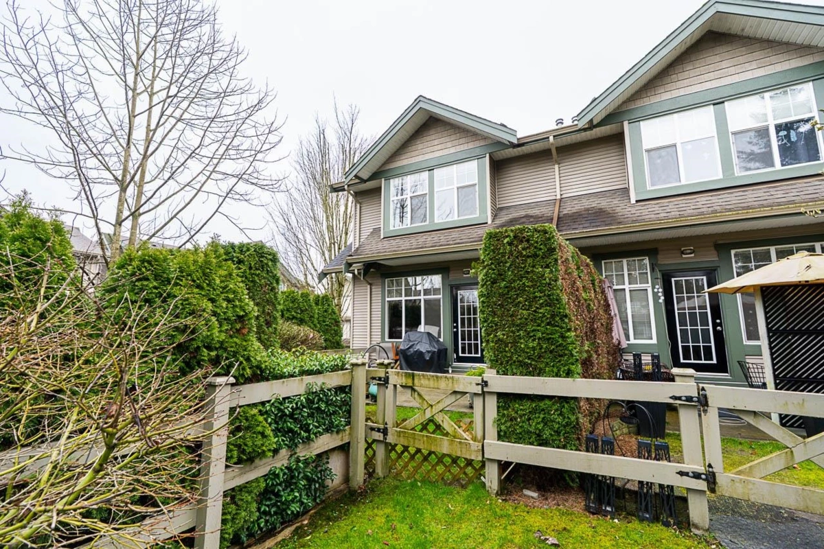 Family Room Photo of 64 6050 166 Street, Surrey, BC