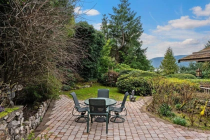 Front Yard Photo of 6035 Eagleridge Drive, West Vancouver, BC