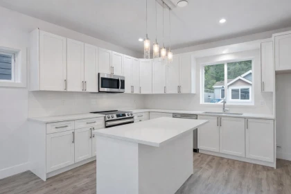 34 750 Hot Springs Road, Harrison Hot Springs, BC, Harrison Hot Springs — Single Family Residence for sale