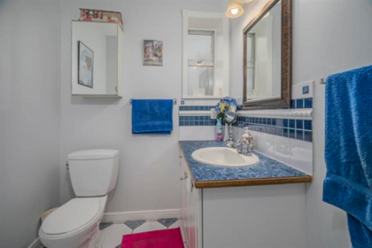 Guest Bathroom Photo of 2255 Mountain Drive, Abbotsford, BC