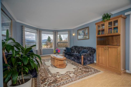 Kitchen Photo of 2255 Mountain Drive, Abbotsford, BC