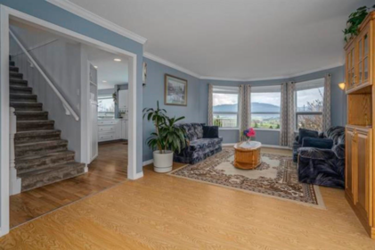 Pantry Photo of 2255 Mountain Drive, Abbotsford, BC