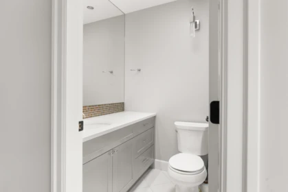 Hallway Photo of 1041 W 58th Avenue, Vancouver, BC