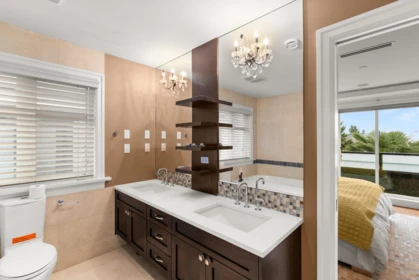 Powder Room Photo of 1041 W 58th Avenue, Vancouver, BC