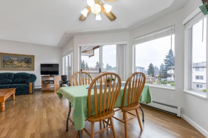 Entry Foyer Photo of 312 33401 Mayfair Avenue, Abbotsford, BC