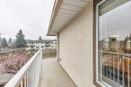Swimming Pool Photo of 312 33401 Mayfair Avenue, Abbotsford, BC